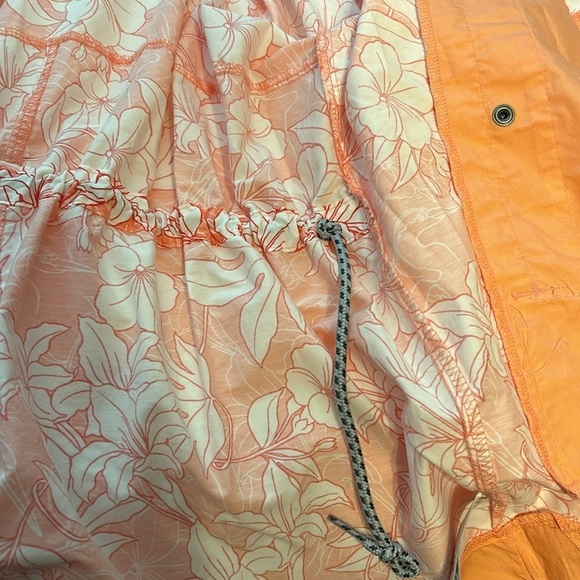 NWT Columbia Little Fields light jacket, orange/white flowers. Womens size L. - Picture 8 of 10